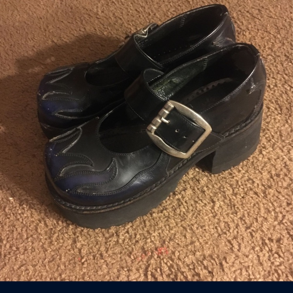 Vintage pumps